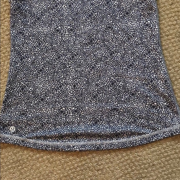 Lululemon high neck tank top - Picture 4 of 5